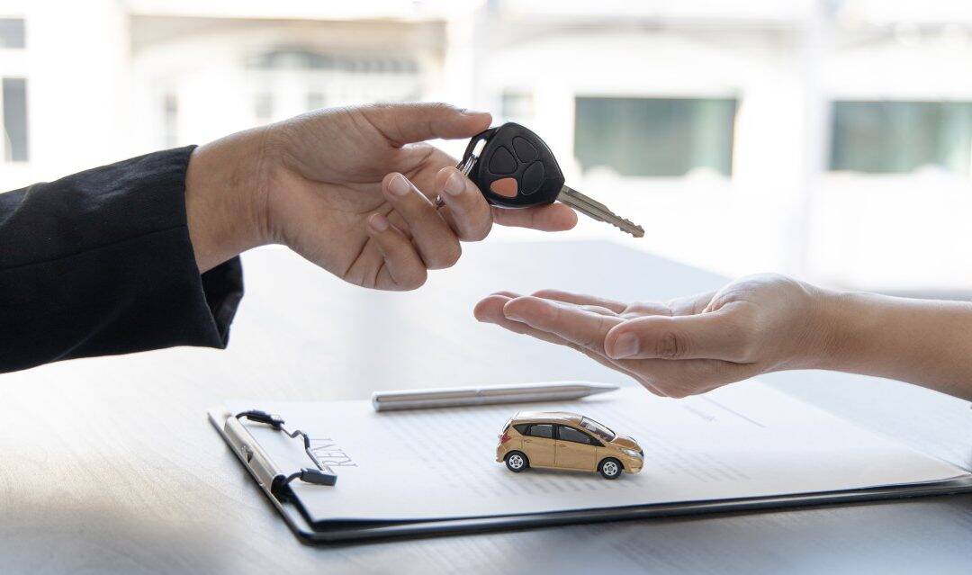 Registracija i prijenos vlasništva polovnog automobila – što sve treba znati